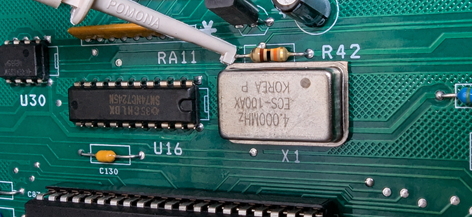 Clip location close-up on RottenDog board